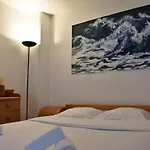 1 Bedroom Apartment In Central Paris