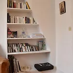 1 Bedroom Apartment In Central Paris